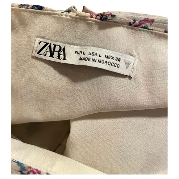 ZARA Summer Halter Cream Floral Dress
Love shack fancy inspired - Picture 9 of 15